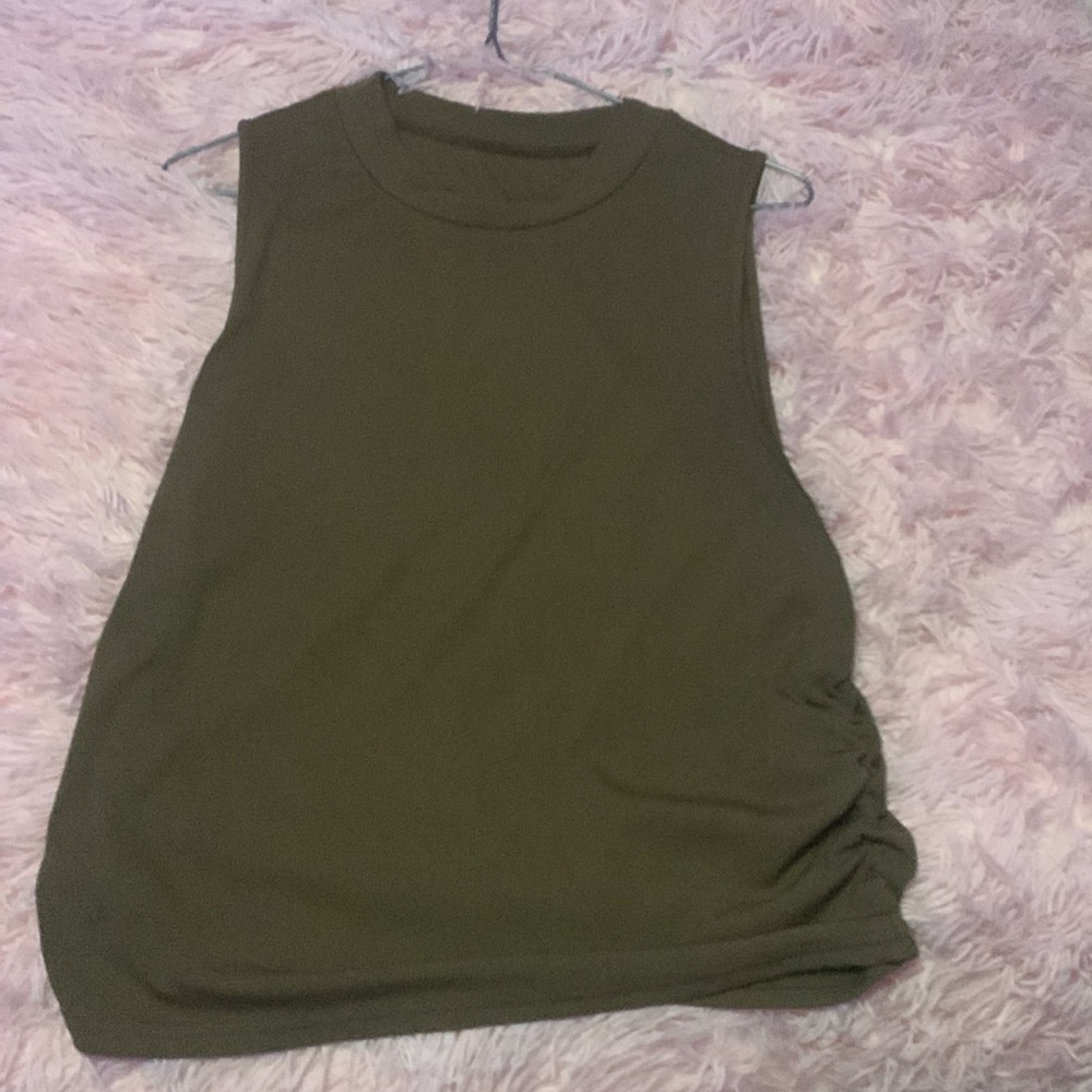 Not sure the brand or size, I think it’s XXL